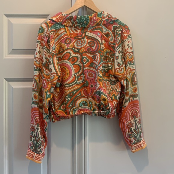 Ladies medium light weight 2 piece set. Bright multicolored Miami style outfit - Picture 4 of 7